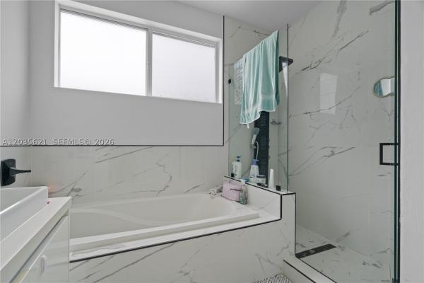 10294 NW 71st Ter, Doral, Florida 33178, image 2