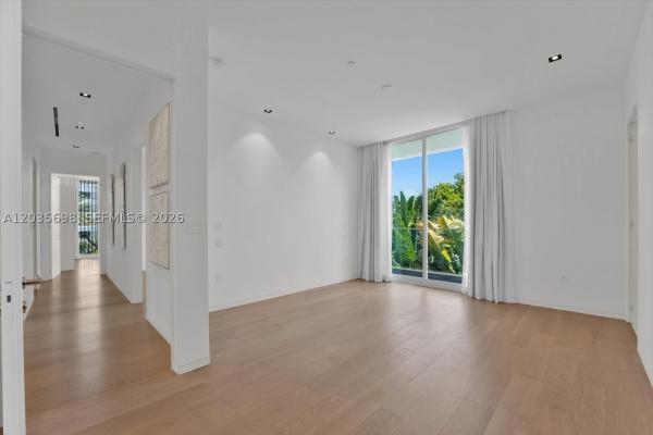The Villas At The Ritz-Carlton, 810 W 47th Ct #SO 5, Miami Beach, Florida 33140, image 2