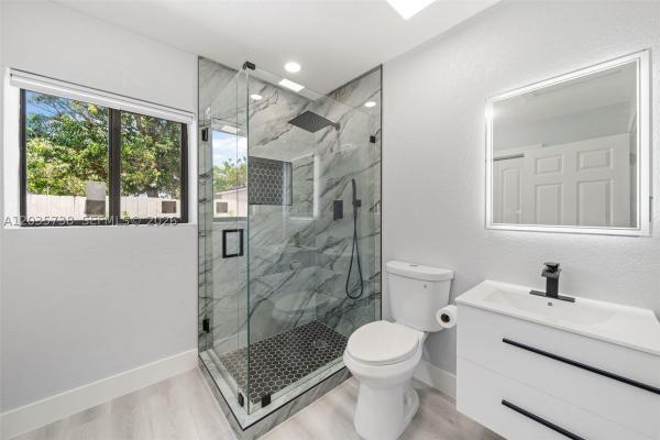 Kendall Green, 1944 NE 2nd Ave, Pompano Beach, Florida 33060, image 3