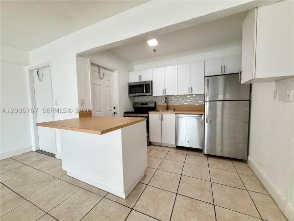 Sundance At Plantation, 4271 NW 5th St #128, Plantation, Florida 33317, image 2