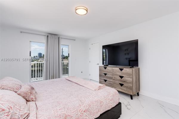 Sunshores, 3527 NE 168th St #309, North Miami Beach, Florida 33160, image 3