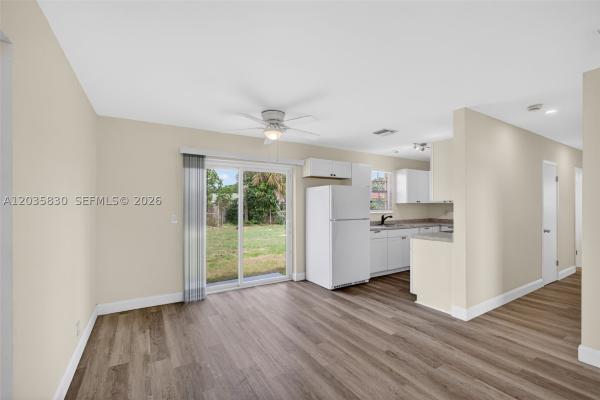 Park Manor, 560 W 34th St, Riviera Beach, Florida 33404, image 1