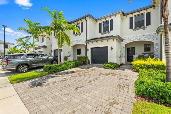 Viewpoint At Vista Lago, 20380 NW 5th Ct, Miami Gardens, Florida 33169, image 1
