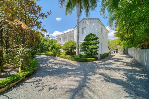 Flamingo Terrace, 2534 Flamingo Dr, Miami Beach, Florida 33140, image 2