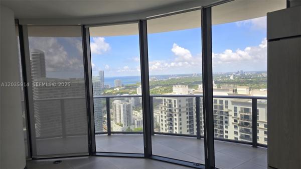 Brickell Heights East, 45 SW 9th St #3906, Miami, Florida 33130, image 3