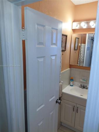 High House, 3021 NW 184th St, Miami Gardens, Florida 33056, image 1