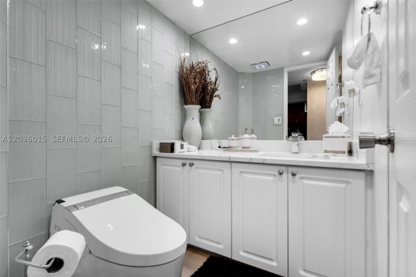 The Clipper At Biscayne Cove, 18151 NE 31st Ct #PH-205, Aventura, Florida 33160, image 2