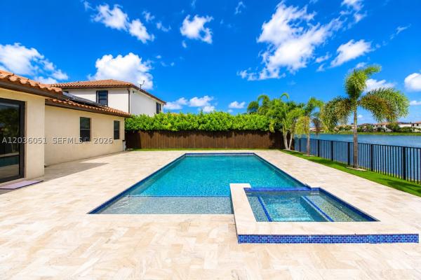 Kingman Commons, 2450 SE 1st St, Homestead, Florida 33033, image 1