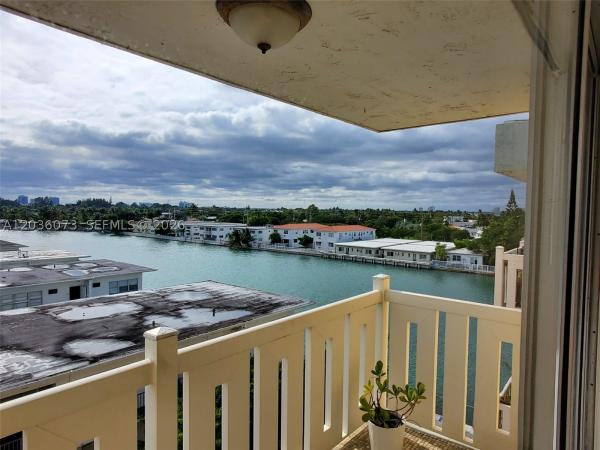 Waterway Plaza, 7900 Tatum Waterway Dr #502, Miami Beach, Florida 33141, image 1