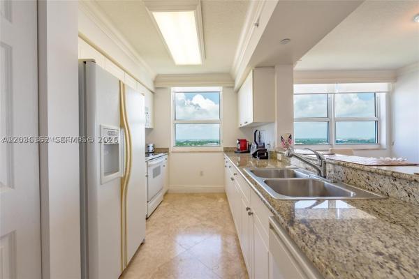 Turnberry On The Green, 19501 W Country Club Dr #2513, Aventura, Florida 33180, image 2
