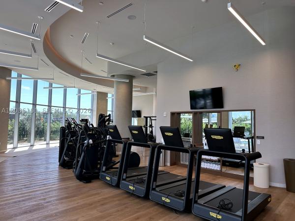 2411 Laguna Cir #509, Miami Gardens, Florida 33181, image 3