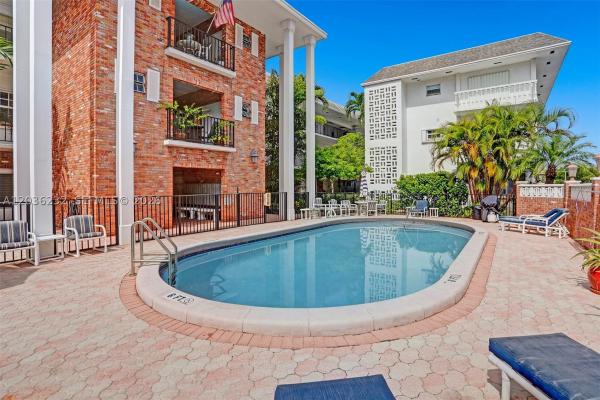 Colonial Manor East, 2500 NE 9th St #111, Fort Lauderdale, Florida 33304, image 1