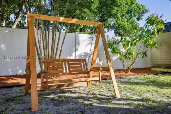 North Andrews Terrace, 5232 NE 2nd Ave, Oakland Park, Florida 33334, image 1