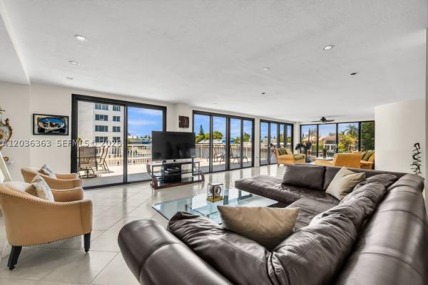 The Pilot House, 3100 NE 48th St #212, Fort Lauderdale, Florida 33308, image 3