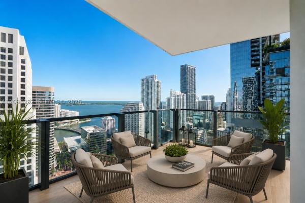 Reach Brickell City Centre, 68 SE 6th St #3301, Miami, Florida 33131, image 2