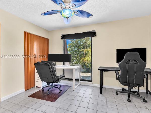 Westview, 8902 Palm Tree Ln, Pembroke Pines, Florida 33024, image 2