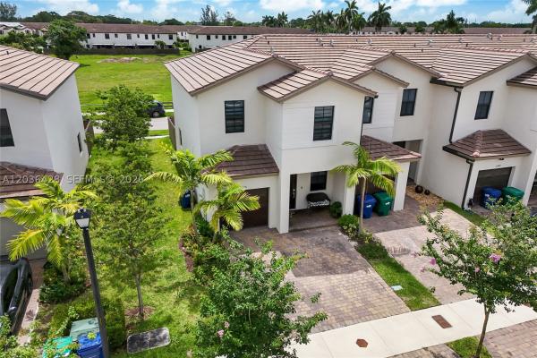23105 SW 128th Pl, Unincorporated Dade County, Florida 33170, image 1