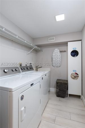 Laguna Springs 1, 1171 Laguna Springs Dr, Weston, Florida 33326, image 1
