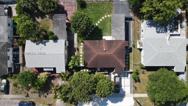 Judy Manors, 150 NE 169th Ter, North Miami Beach, Florida 33162, image 2