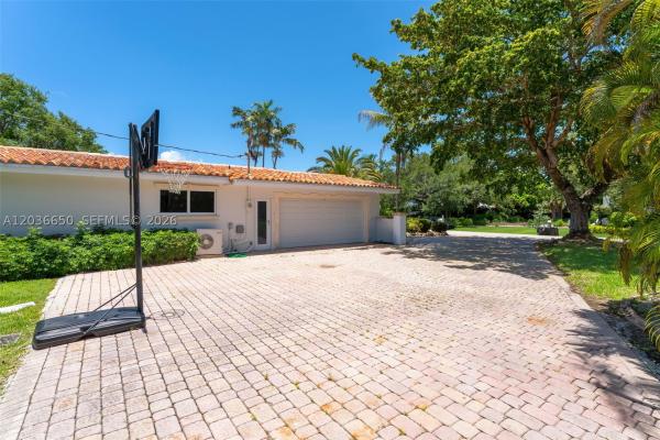 Kings Bay, 6561 Marlin Dr, Coral Gables, Florida 33158, image 3