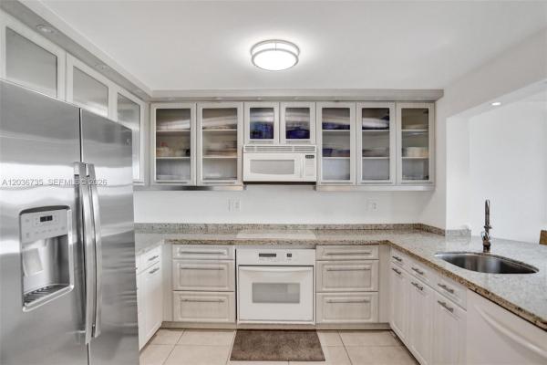 Club Atlantis, 2555 Collins Ave #1508, Miami Beach, Florida 33140, image 1