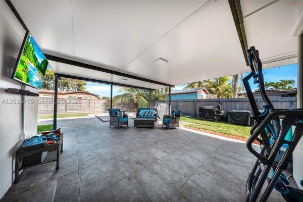 10431 SW 93rd St, Unincorporated Dade County, Florida 33176, image 2