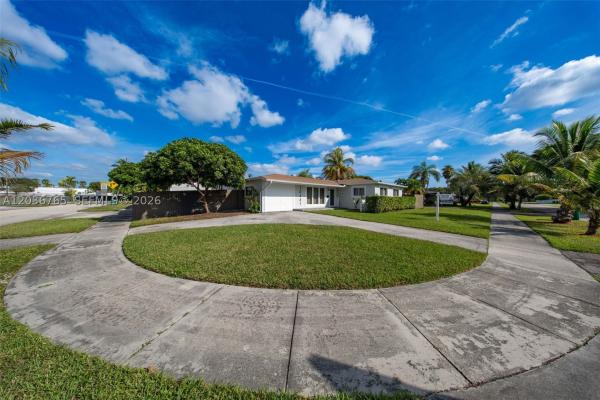 10431 SW 93rd St, Unincorporated Dade County, Florida 33176, image 1