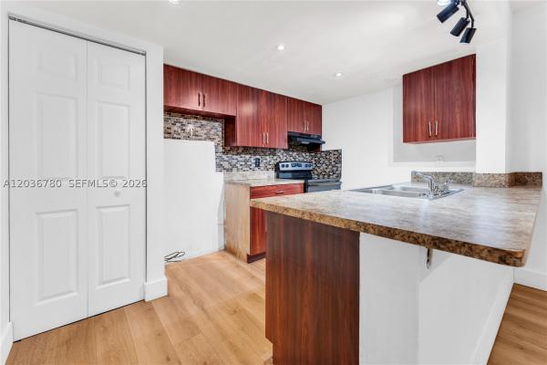 Blueberry Hill, 5653 Blueberry Ct #2, Lauderhill, Florida 33313, image 3