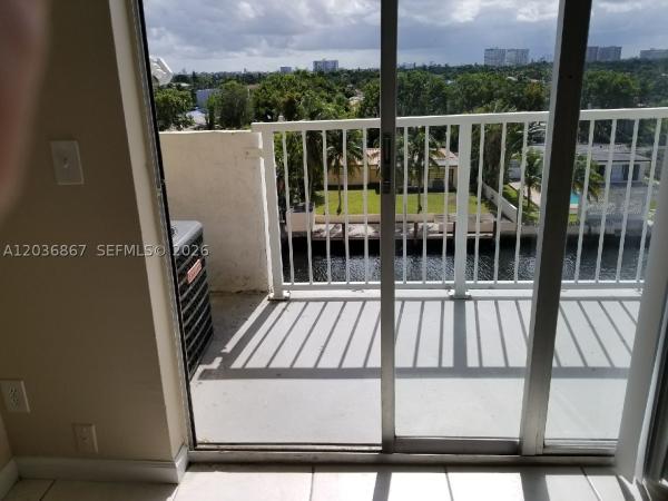 North Miami, Florida 33181, image 1