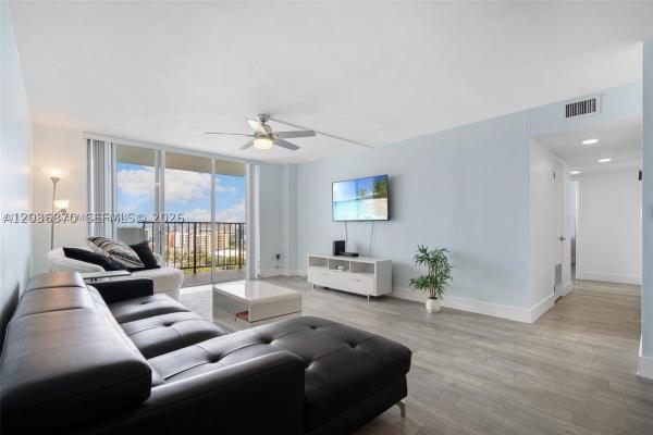 Commodore Plaza Century, 2780 NE 183rd St #2009, Aventura, Florida 33160, image 2