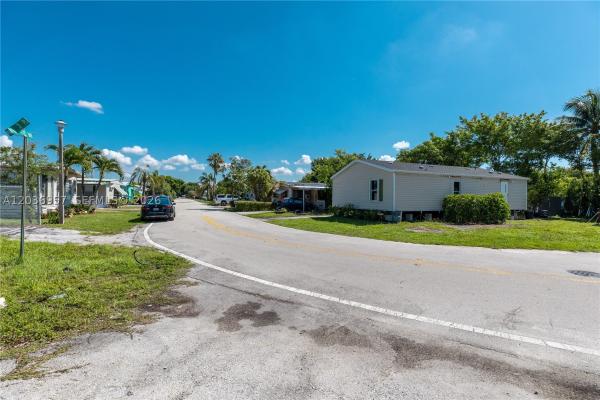 Sunshine City, 311 NW 135th Way, Plantation, Florida 33325, image 3
