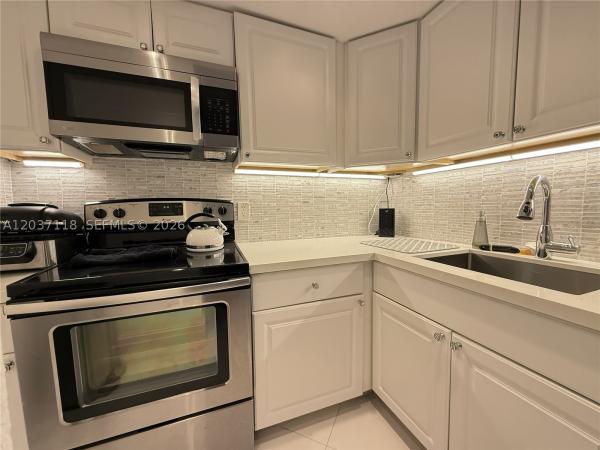 South Bay Club, 800 West Ave #605, Miami Beach, Florida 33139, image 3