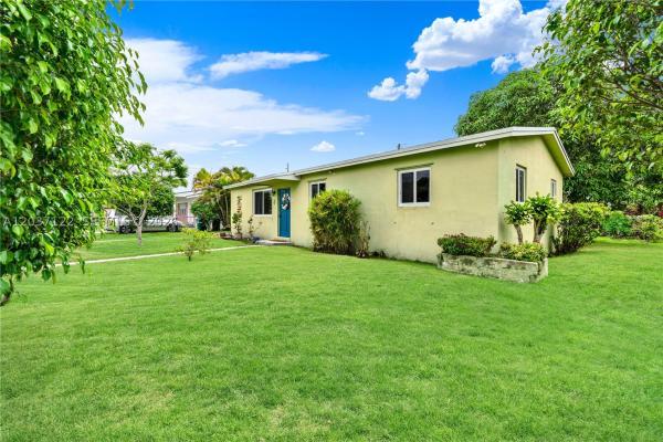 14611 SW 103rd Ct, Unincorporated Dade County, Florida 33176, image 2