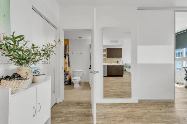 The Ivy At Riverfront, 90 SW 3rd St #4303, Miami, Florida 33130, image 2