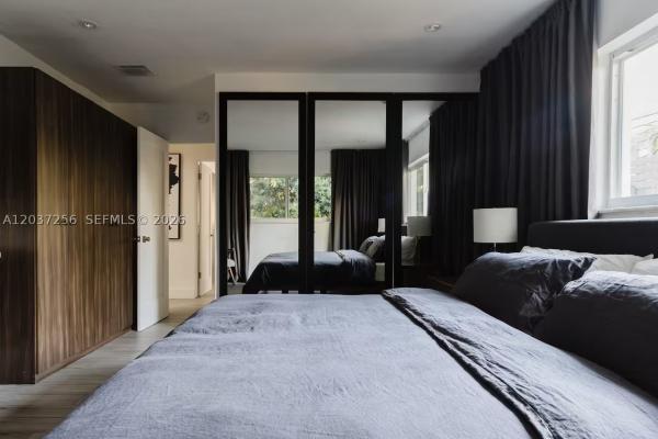 Tropical Manors, 424 NE 28th Dr, Wilton Manors, Florida 33334, image 2
