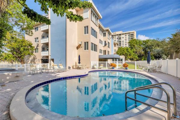 Rocaille, 1965 S Ocean Blvd #208, Lauderdale By The Sea, Florida 33062, image 2