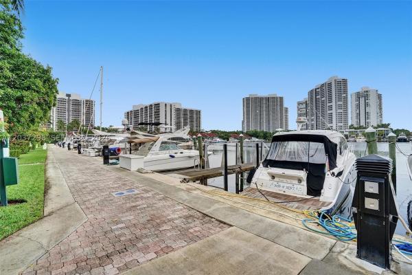 Mariner Village Garden, 3545 Magellan Cir #358-5, Aventura, Florida 33180, image 3