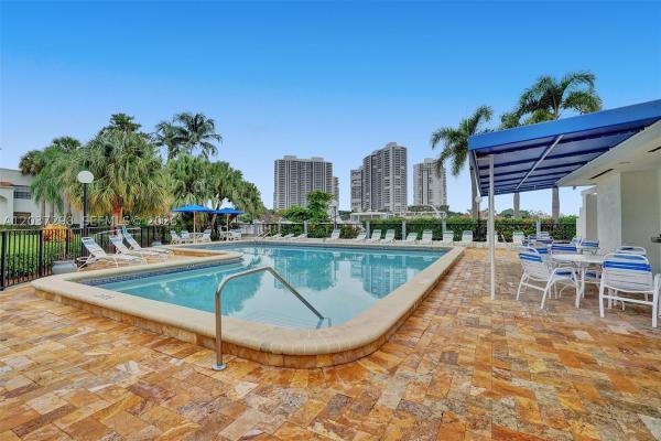 Mariner Village Garden, 3545 Magellan Cir #358-5, Aventura, Florida 33180, image 2