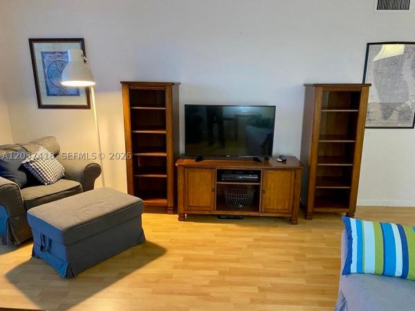 Arlen House East, 100 Bayview Dr #726, Sunny Isles Beach, Florida 33160, image 2