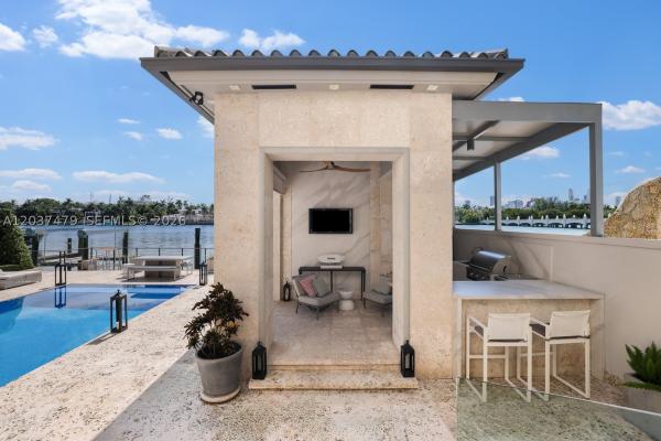 Hibiscus Island, 176 S Hibiscus Dr, Miami Beach, Florida 33139, image 2