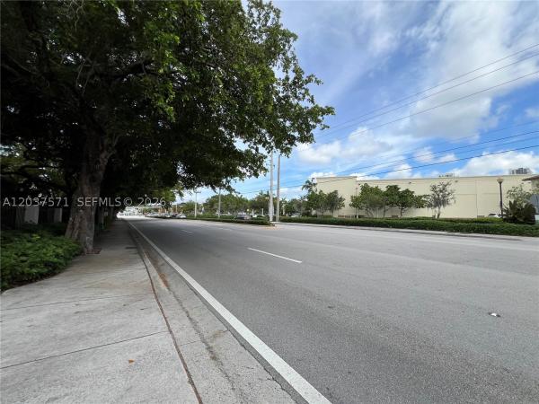 Dadeland Grove, 6886 N Kendall Dr #D407, Pinecrest, Florida 33156, image 2