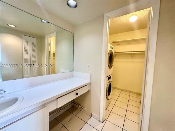 802 NW 87th Ave #315, Unincorporated Dade County, Florida 33172, image 2