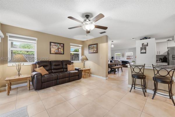 16478 SW 99th St, Unincorporated Dade County, Florida 33196, image 3