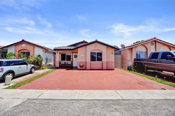 El Prado Country Club, 2886 W 74th Pl, Hialeah, Florida 33018, image 1
