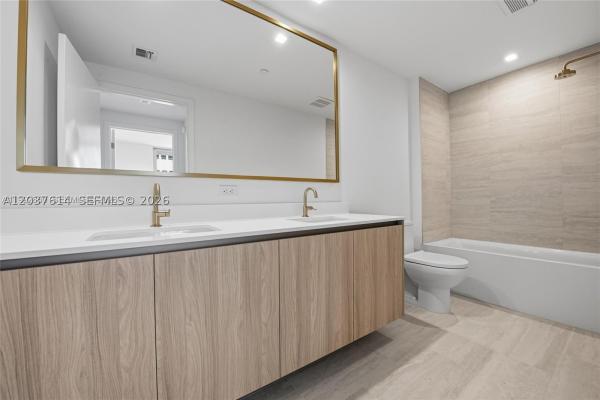 77 SE 5th St #2914, Miami, Florida 33131, image 2