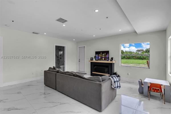 20304 SW 186th St, Unincorporated Dade County, Florida 33187, image 2