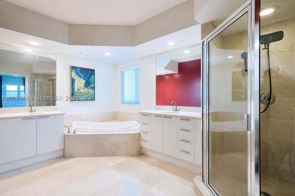 One Fifty One At Biscayne, 15051 Royal Oaks Ln #401, North Miami, Florida 33181, image 2