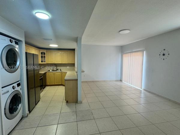 7502 NW 175th St, Hialeah, Florida 33015, image 1