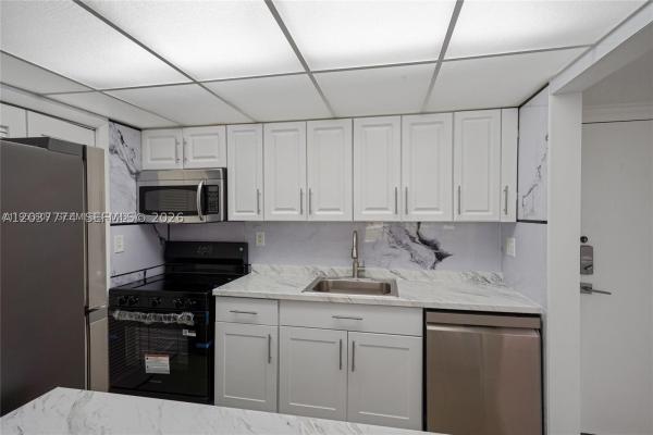 Racquet Club At Bonaventure, 200 Lakeview Dr #101, Weston, Florida 33326, image 3