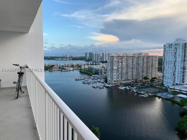 Admirals Port West, 2801 NE 183rd St #2107W, Aventura, Florida 33160, image 3